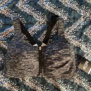NWT Victoria Sport sports bra